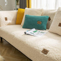 Copridivano in Sherpa Effetto Pile con Superficie Antiscivolo Beige per